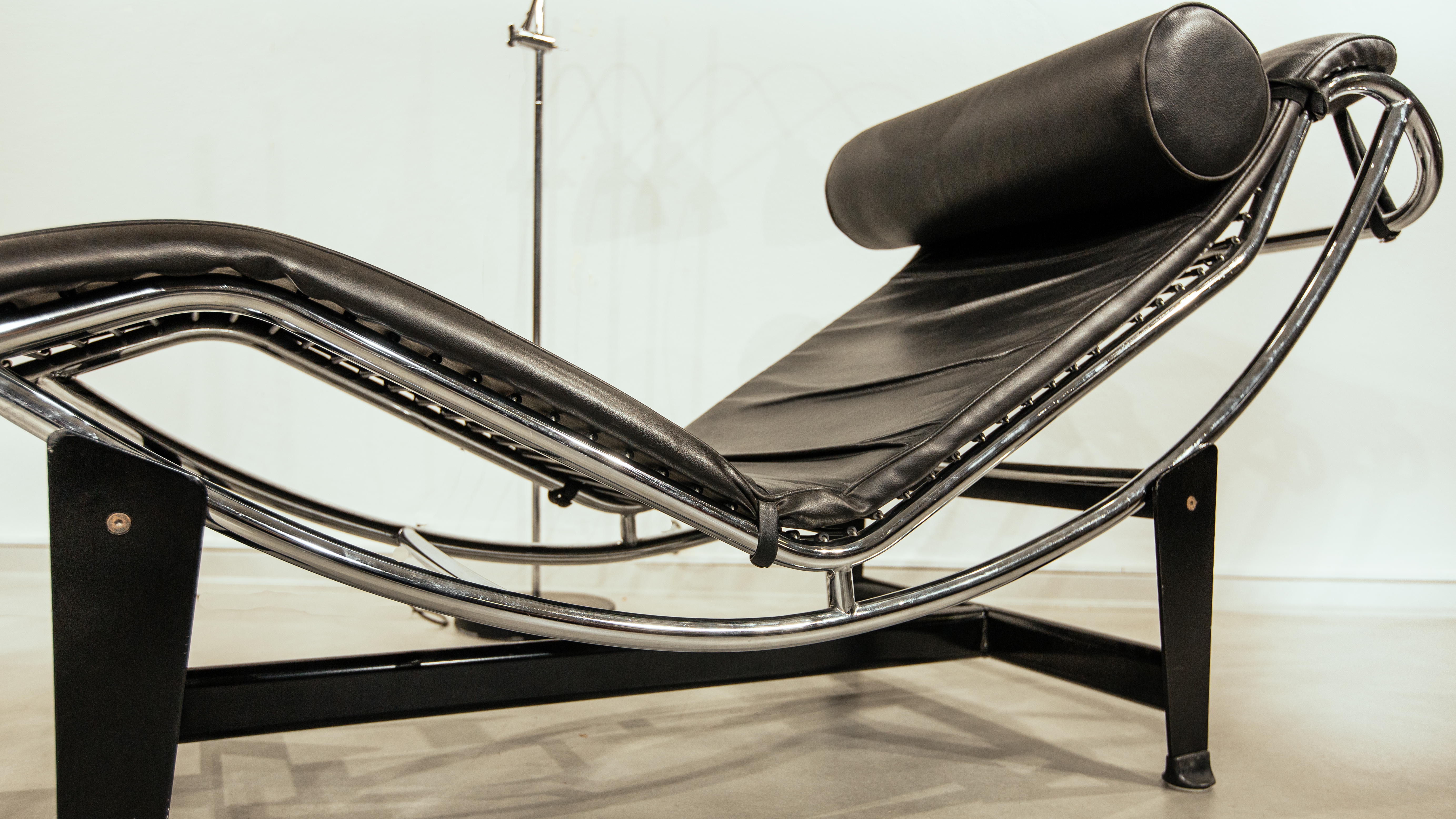 Le Corbusier tasarımı 'LC4' Chaise Lounge 'replika'